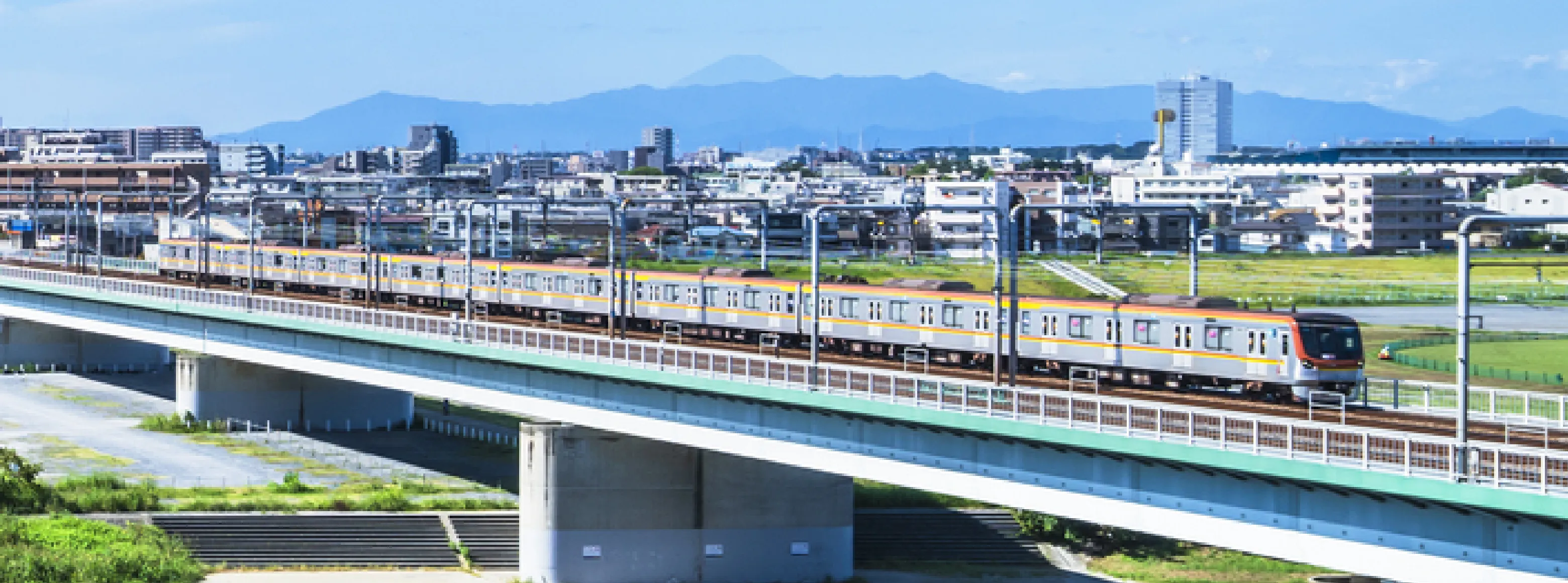 鉄道高架橋伸縮接合目地